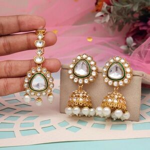 White Color Kundan Earrings With Maang Tikka